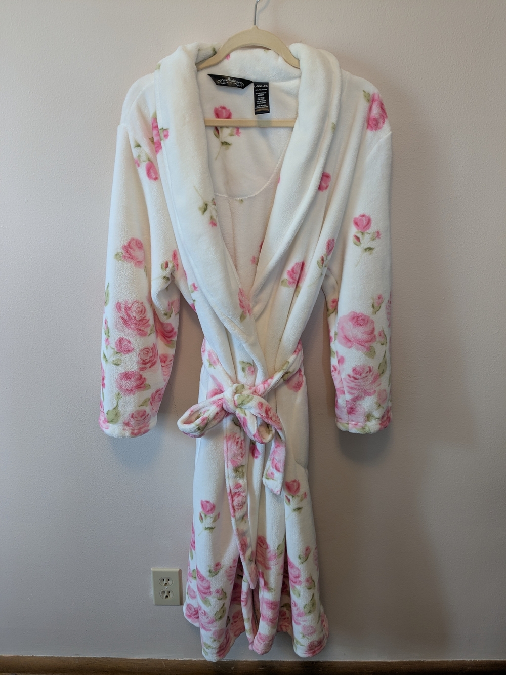 Floral Plush Shawl Collar Robe - White with Pink Roses